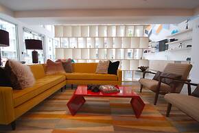 S1bf Rare Find - Bright and Modern 1-br w Free Parking