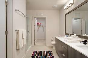 S1bf Rare Find - Bright and Modern 1-br w Free Parking