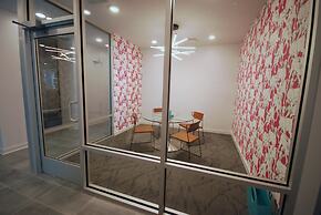 S2ba Modern 2-br Walkable in Midtown 1 Block From Marta