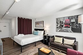 CCC Clean Cozy Convenient Studio in Buckhead w Free Parking