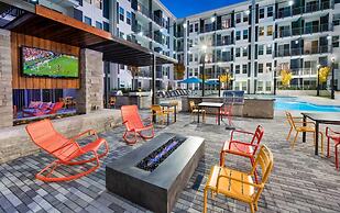 S1bd Serviced 1-br w Full Kitchen in Walkable Neighborhood