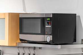 CPE Safe Quiet Studio w Comfortable Bed