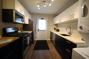 B2bk Professional Condo w Wi-fi Perfect for Business Travelers