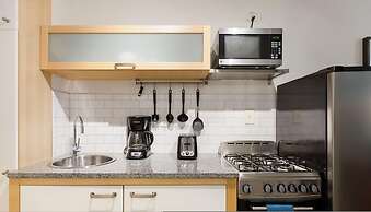 CPC Rare Find - Secluded Studio w Free Parking