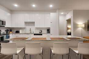 S2bb Bright 2-br Midtown Apartment With Pool and Gym