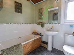 Lakeside Lodge Retreat