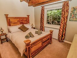 Lakeside Lodge Retreat