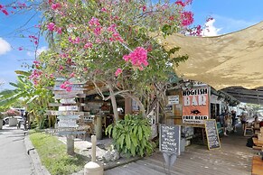 Coral Palm by Avantstay Key West Walkable Gated Community & Shared Poo