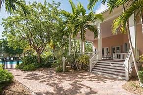 Coral Palm by Avantstay Key West Walkable Gated Community & Shared Poo