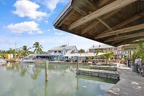 Coral Palm by Avantstay Key West Walkable Gated Community & Shared Poo
