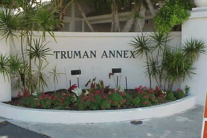 Key West Found by Avantstay Close to Shops w/ Patio & Shared Pool! Wee