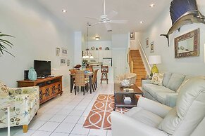 Key West Found by Avantstay Close to Shops w/ Patio & Shared Pool! Wee