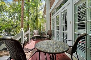 Key West Found by Avantstay Close to Shops w/ Patio & Shared Pool! Wee