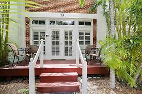 Key West Found by Avantstay Close to Shops w/ Patio & Shared Pool! Wee