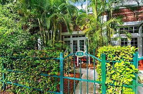 Key West Found by Avantstay Close to Shops w/ Patio & Shared Pool! Wee