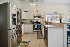 Spanish Lime Cottage by Avantstay Ideal Old Town Key West Location! Mo