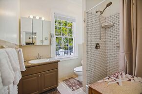Spanish Lime Cottage by Avantstay Ideal Old Town Key West Location! Mo