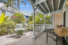 Key West Charming by Avantstay Communal Pool Gated Community Near Fort