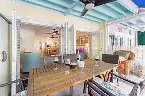 A Place In Paradise by Avantstay Key West Walkable w/ Shared Pool Week