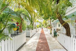 A Place In Paradise by Avantstay Key West Walkable w/ Shared Pool Week