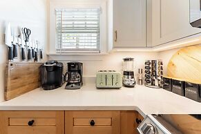 A Place In Paradise by Avantstay Key West Walkable w/ Shared Pool Week