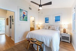 A Place In Paradise by Avantstay Key West Walkable w/ Shared Pool Week