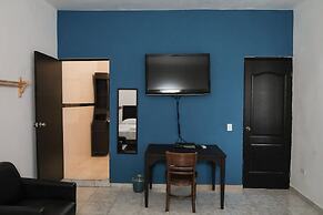 ANTIQUE Guest House Fundidora