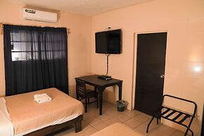 ANTIQUE Guest House Fundidora