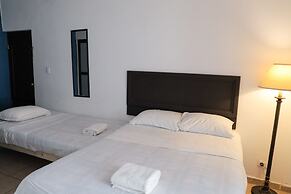 ANTIQUE Guest House Fundidora