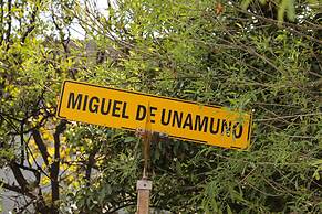 ANTIQUE Guest House Fundidora