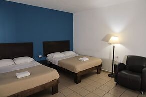 ANTIQUE Guest House Fundidora