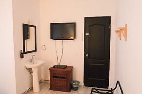 ANTIQUE Guest House Fundidora