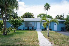 Cozy House With Patio, Fireplace, Parking - Hollywood, Florida