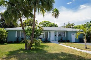 Cozy House With Patio, Fireplace, Parking - Hollywood, Florida