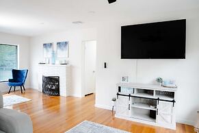 Cozy House With Patio, Fireplace, Parking - Hollywood, Florida