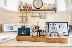 Bright Bayswater Apartment