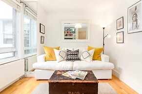 Bright Bayswater Apartment