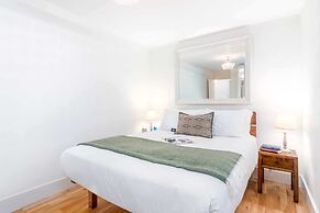 Bright Bayswater Apartment