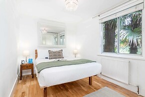 Bright Bayswater Apartment