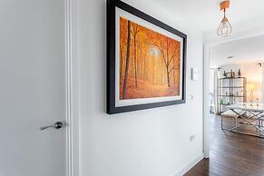 Stunning Brentford Penthouse