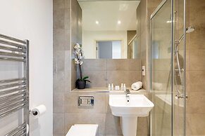 Stunning Brentford Penthouse