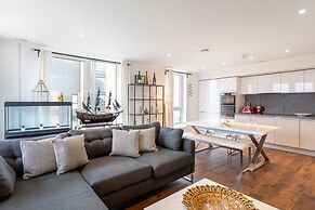 Stunning Brentford Penthouse