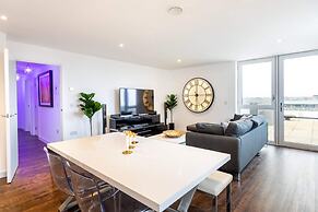 Stunning Brentford Penthouse