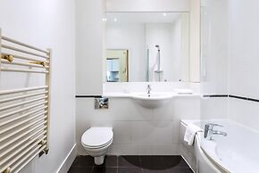 Bright & Comfortable Angel Apartment
