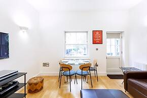 Bright & Comfortable Angel Apartment