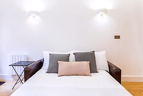 Bright & Comfortable Angel Apartment