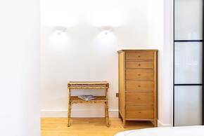 Bright & Comfortable Angel Apartment