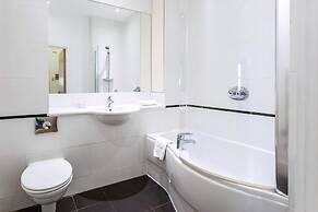 Bright & Comfortable Angel Apartment
