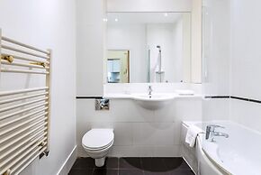 Bright & Comfortable Angel Apartment