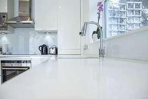 Bright Chelsea Garden Nest